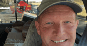 Sammy tows his TimberKing 2220